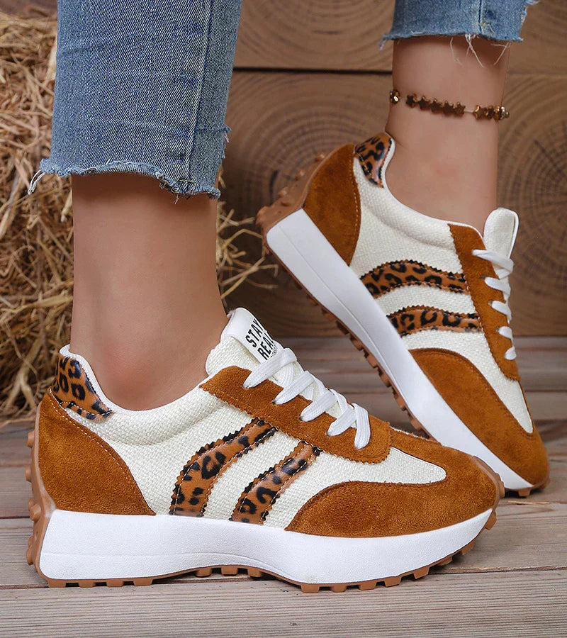 Chiccorsa| Comfortable Sneakers with Ergonomic Platform