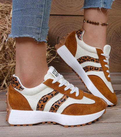 Chiccorsa| Comfortable Sneakers with Ergonomic Platform