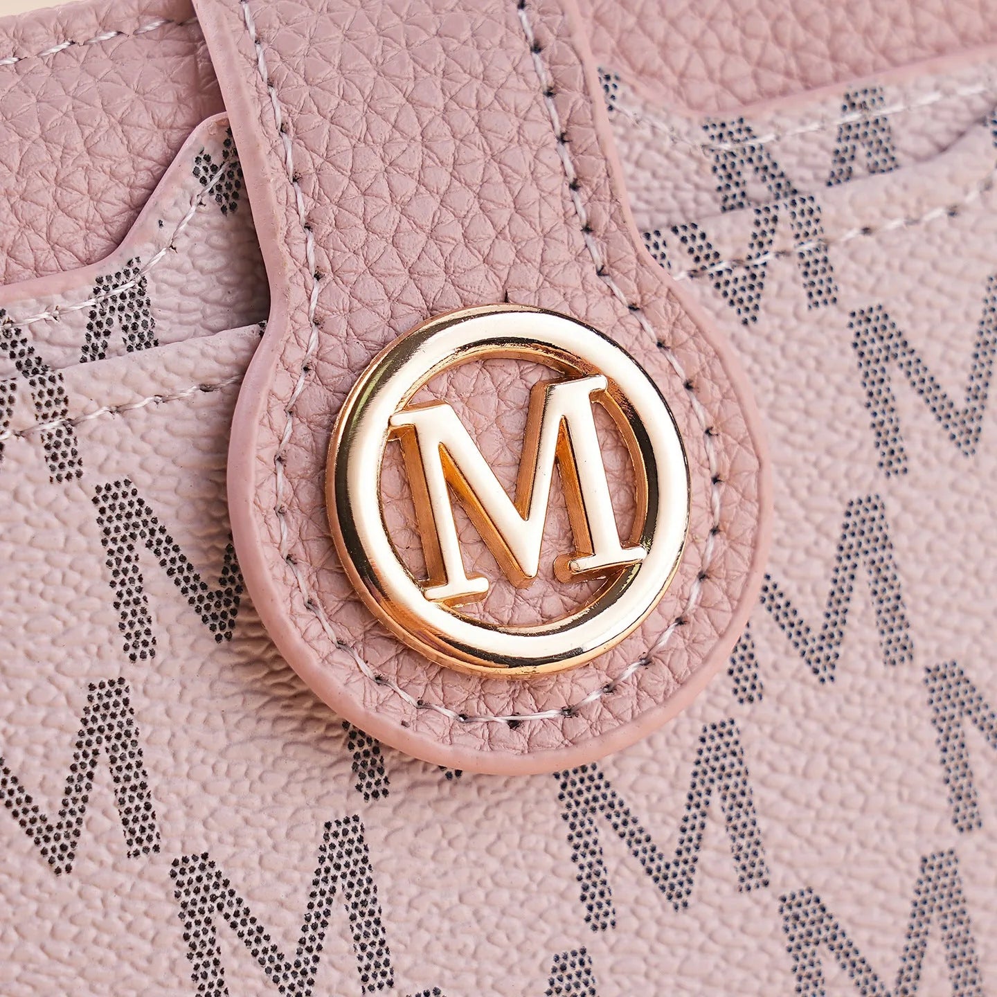 Compact Multi-Layer Short Wallet