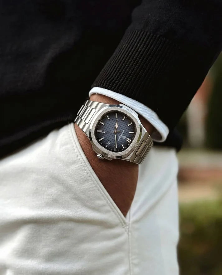 Ultra Thin Waterproof Men Quartz Wrist Watch with Date Display Calendar